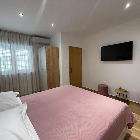 Apartmani Roko Baška Voda Buitenkant foto
