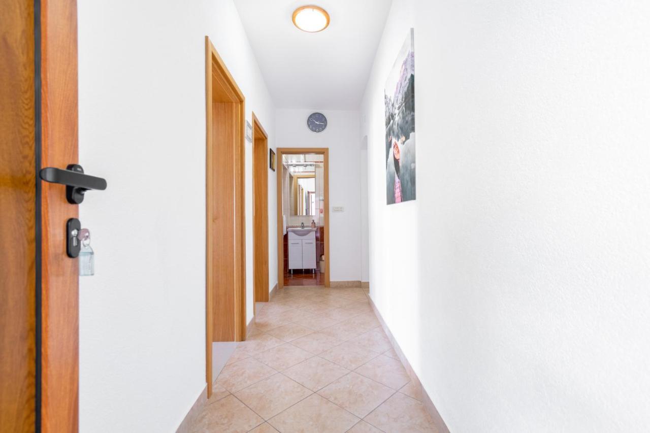 Apartmani Roko Baška Voda Buitenkant foto