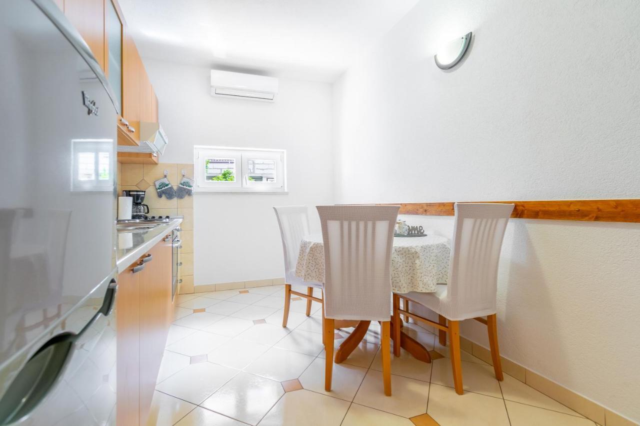 Apartmani Roko Baška Voda Buitenkant foto
