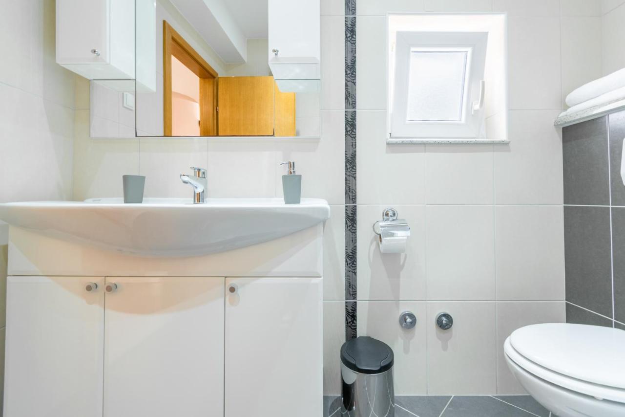 Apartmani Roko Baška Voda Buitenkant foto