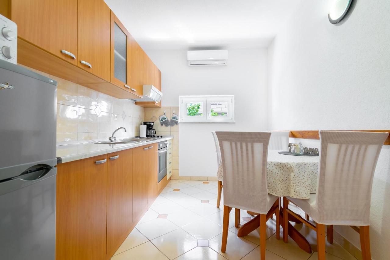 Apartmani Roko Baška Voda Buitenkant foto