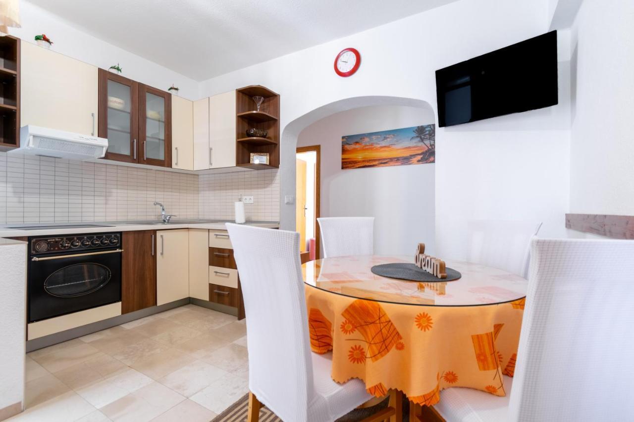 Apartmani Roko Baška Voda Buitenkant foto